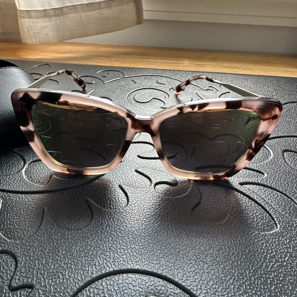 Diff Eyewear Becky Tortoise Shell Sunglasses - Picture 12 of 16